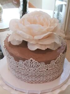 Lg-Flower-Brown-Cake