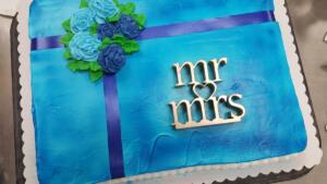 Mr-Mrs-Wedding-Cake